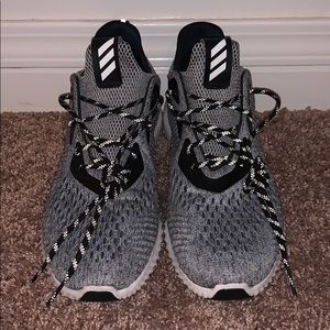 Adidas Alphabounce tennis shoes